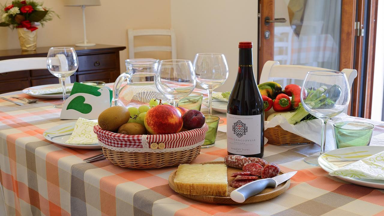 Agriturismo Deni Apartment Cenaia Bagian luar foto